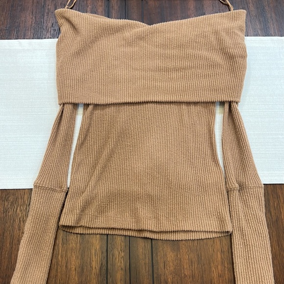 We The Free over the shoulder brown sweater - Picture 2 of 5